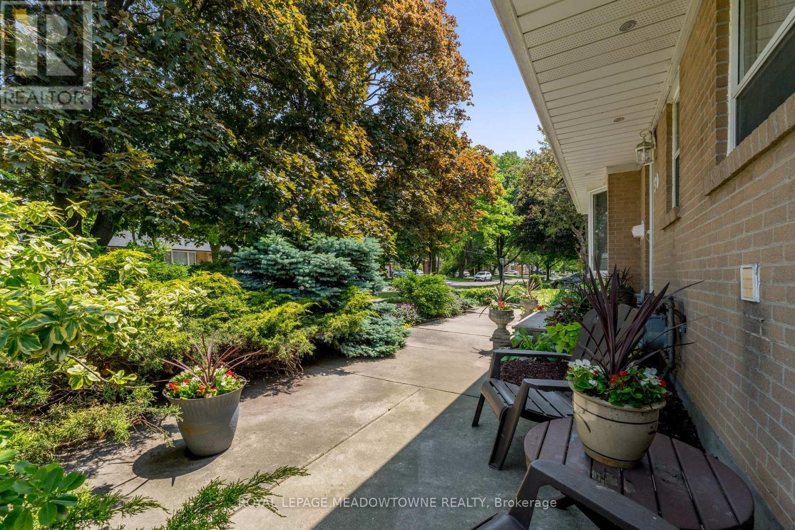 30 Lesbury Avenue, Brampton, Ontario  L6W 3A4 - Photo 4 - W12949532