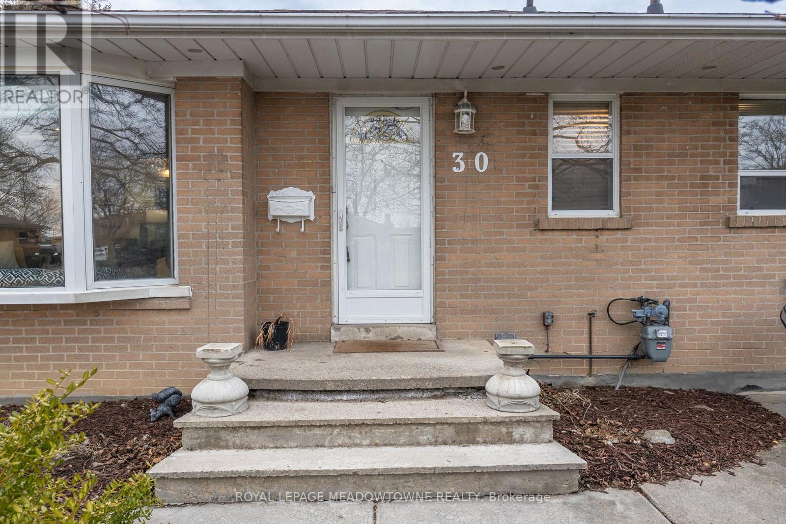 30 Lesbury Avenue, Brampton, Ontario  L6W 3A4 - Photo 6 - W12949532