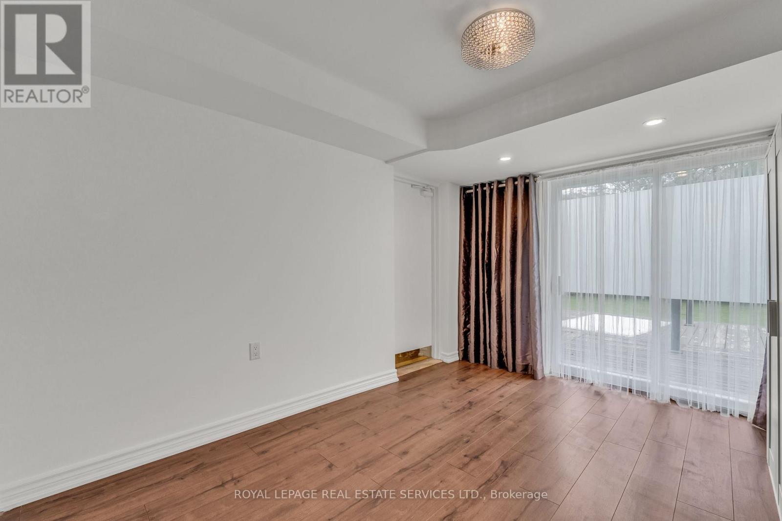 #lower - 509 Pinedale Avenue, Burlington, Ontario  L7L 3W3 - Photo 11 - W12949540