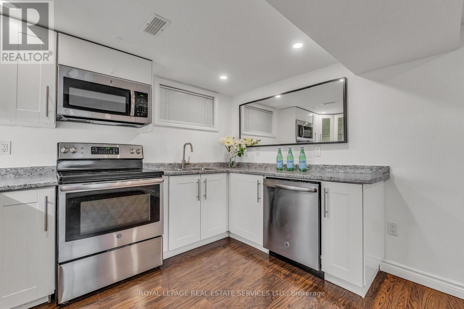 #lower - 509 Pinedale Avenue, Burlington, Ontario  L7L 3W3 - Photo 17 - W12949540