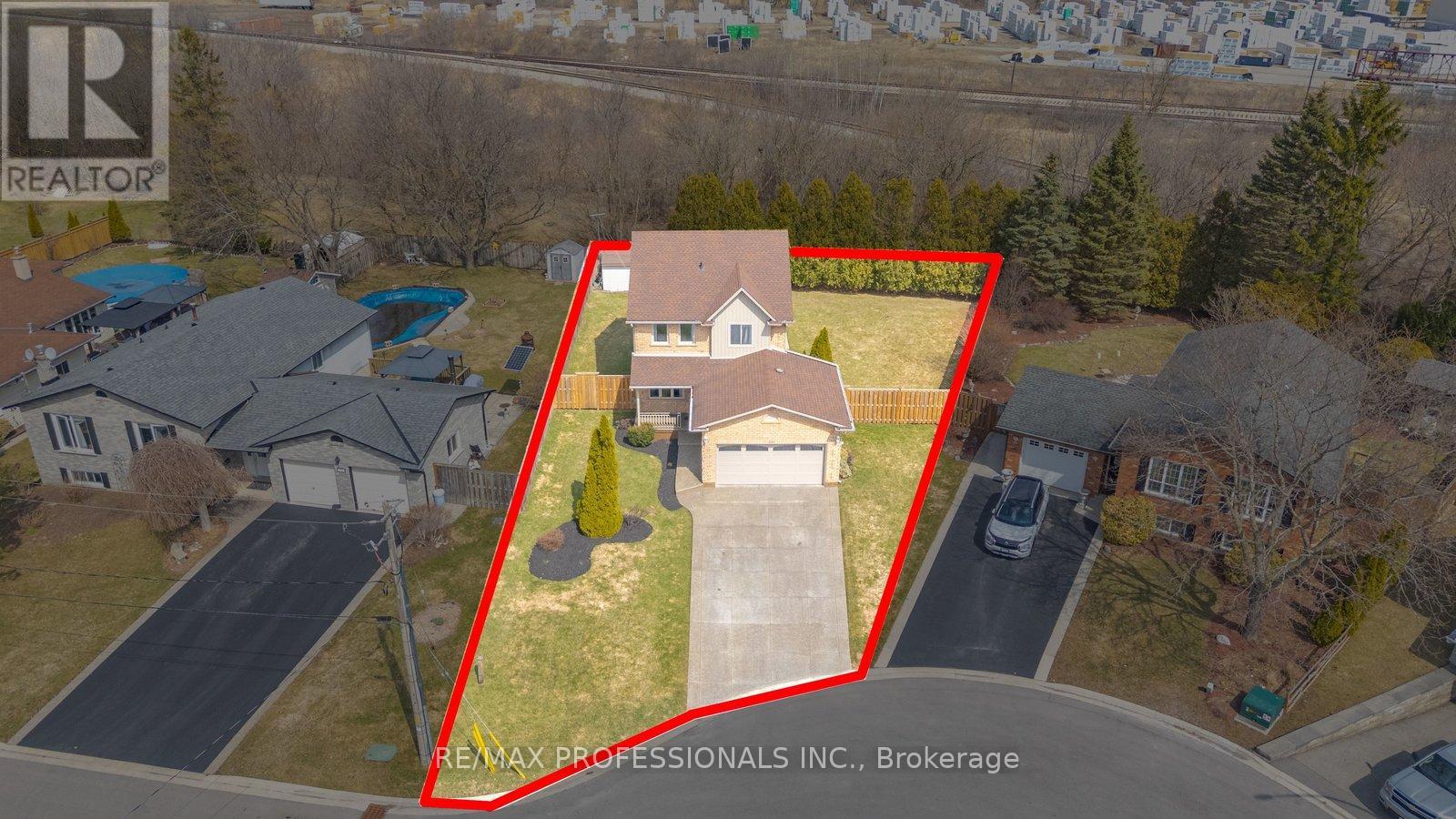 200 Morrison Drive, Haldimand, Ontario  N3W 1A8 - Photo 2 - X12949460