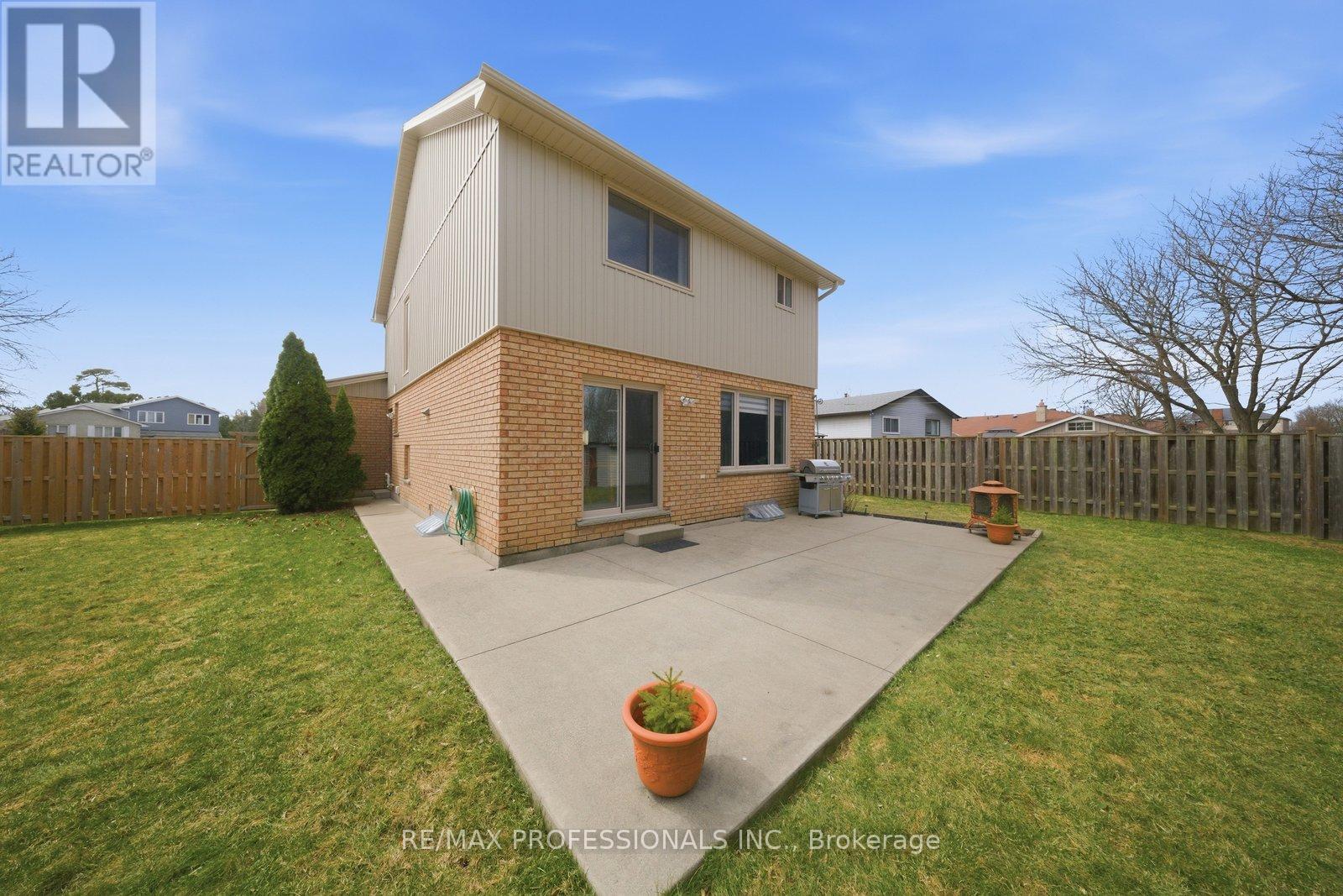 200 Morrison Drive, Haldimand, Ontario  N3W 1A8 - Photo 32 - X12949460