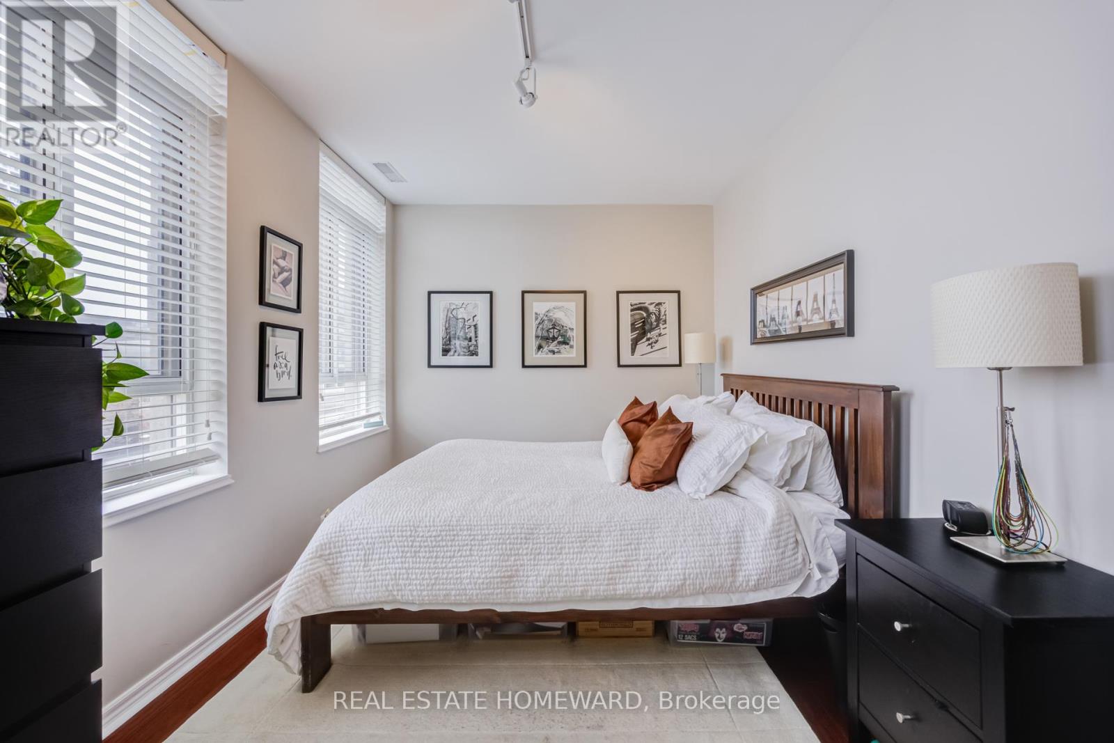 702 - 135 Maitland Street, Toronto, Ontario  M4Y 1E5 - Photo 31 - C12941344