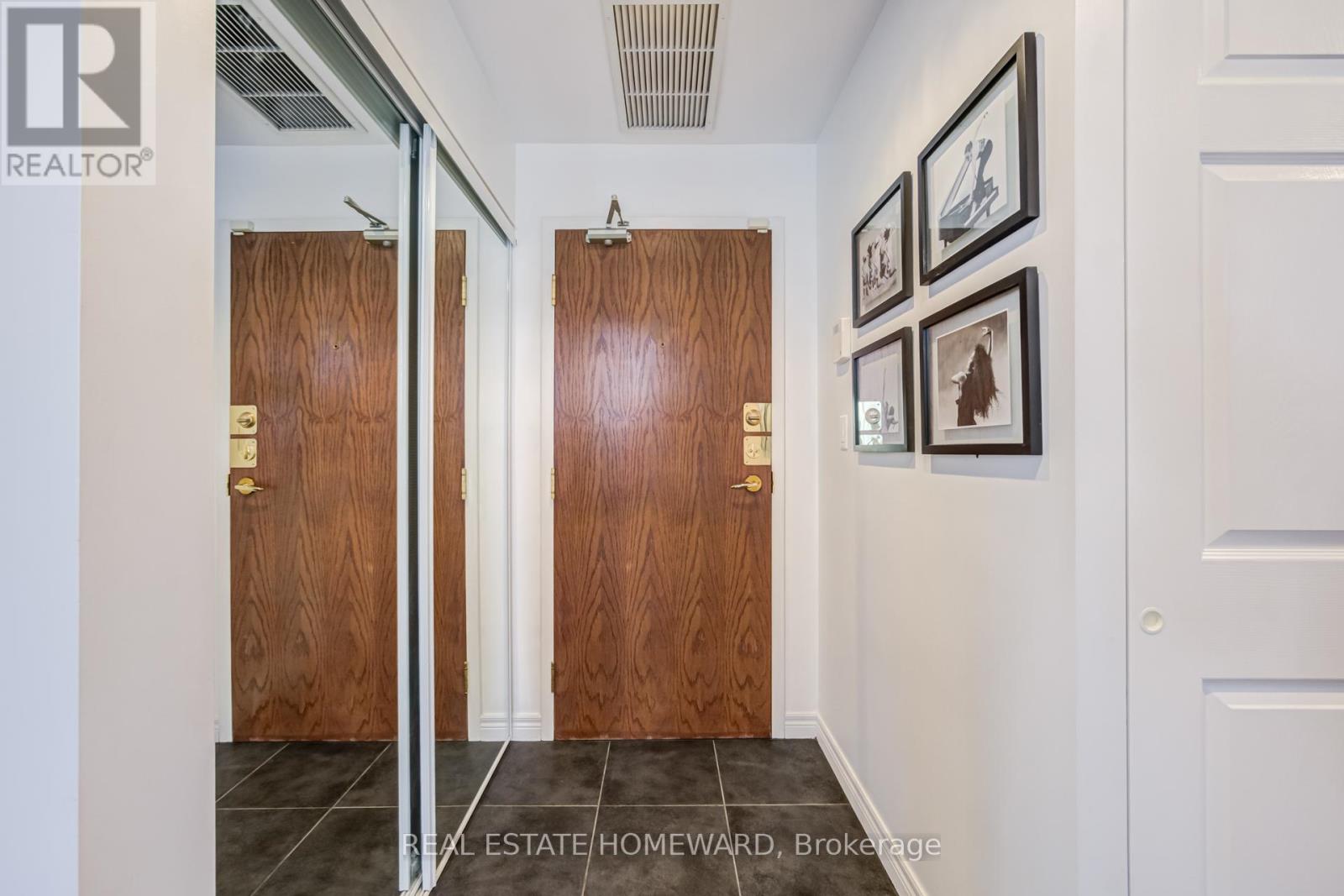 702 - 135 Maitland Street, Toronto, Ontario  M4Y 1E5 - Photo 27 - C12941344