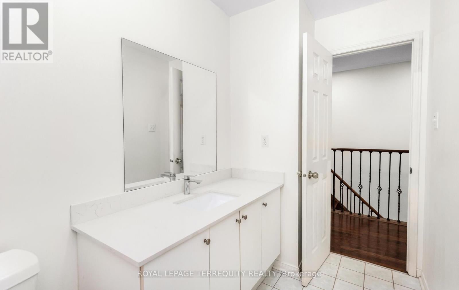 490 Orange Walk Crescent, Mississauga, Ontario  L5R 0A5 - Photo 35 - W12947720