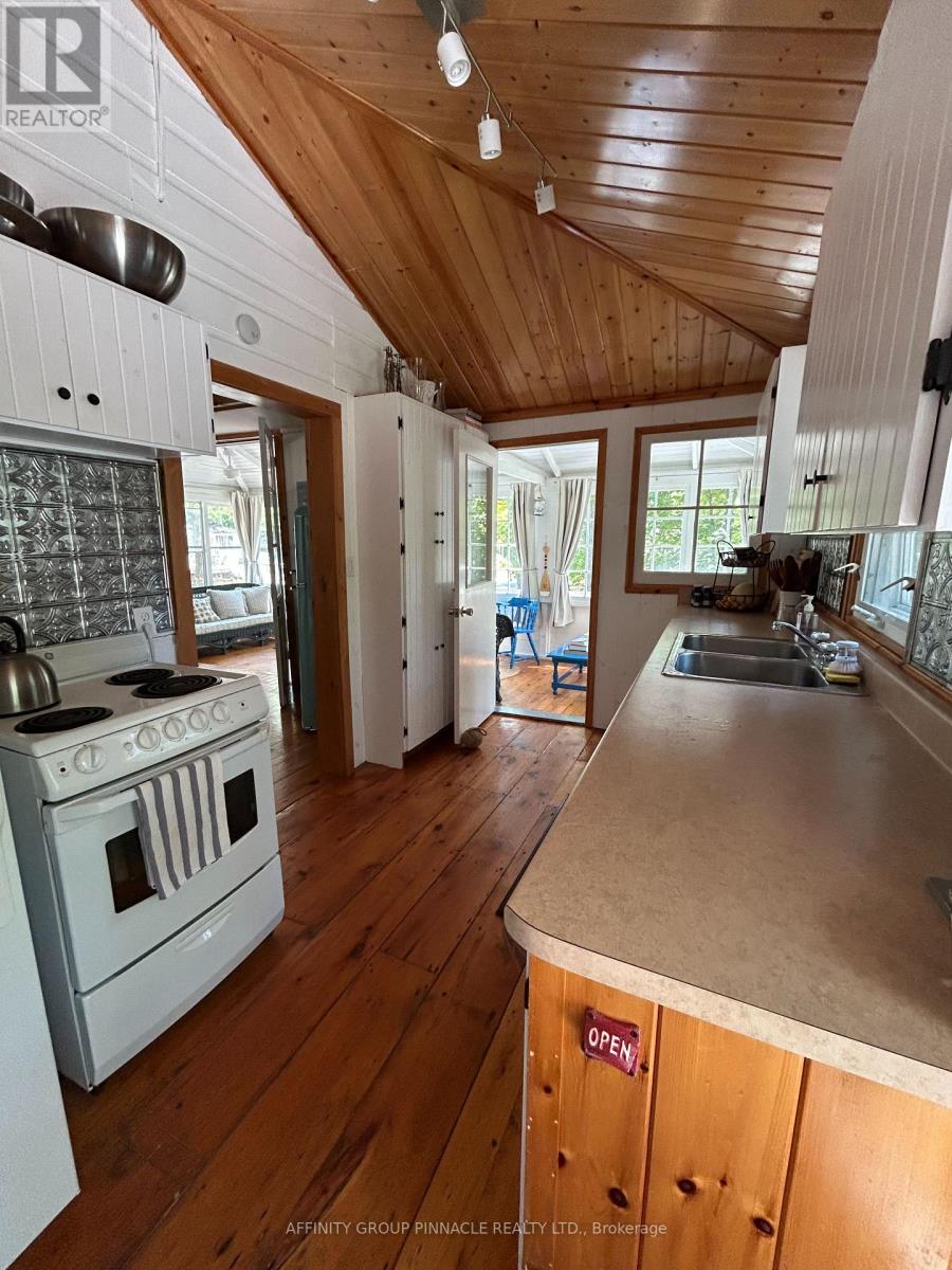 21 Third Street, Kawartha Lakes, Ontario  K0M 1N0 - Photo 3 - X12949796