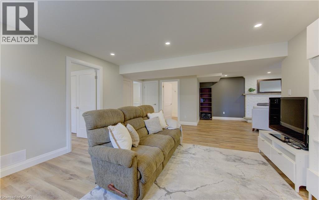 395 Warrington Drive, Waterloo, Ontario  N2L 2P7 - Photo 37 - 40817115