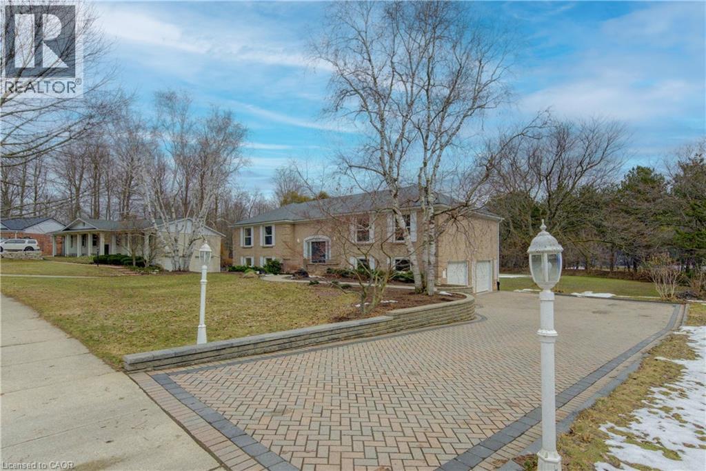 395 Warrington Drive, Waterloo, Ontario  N2L 2P7 - Photo 4 - 40817115