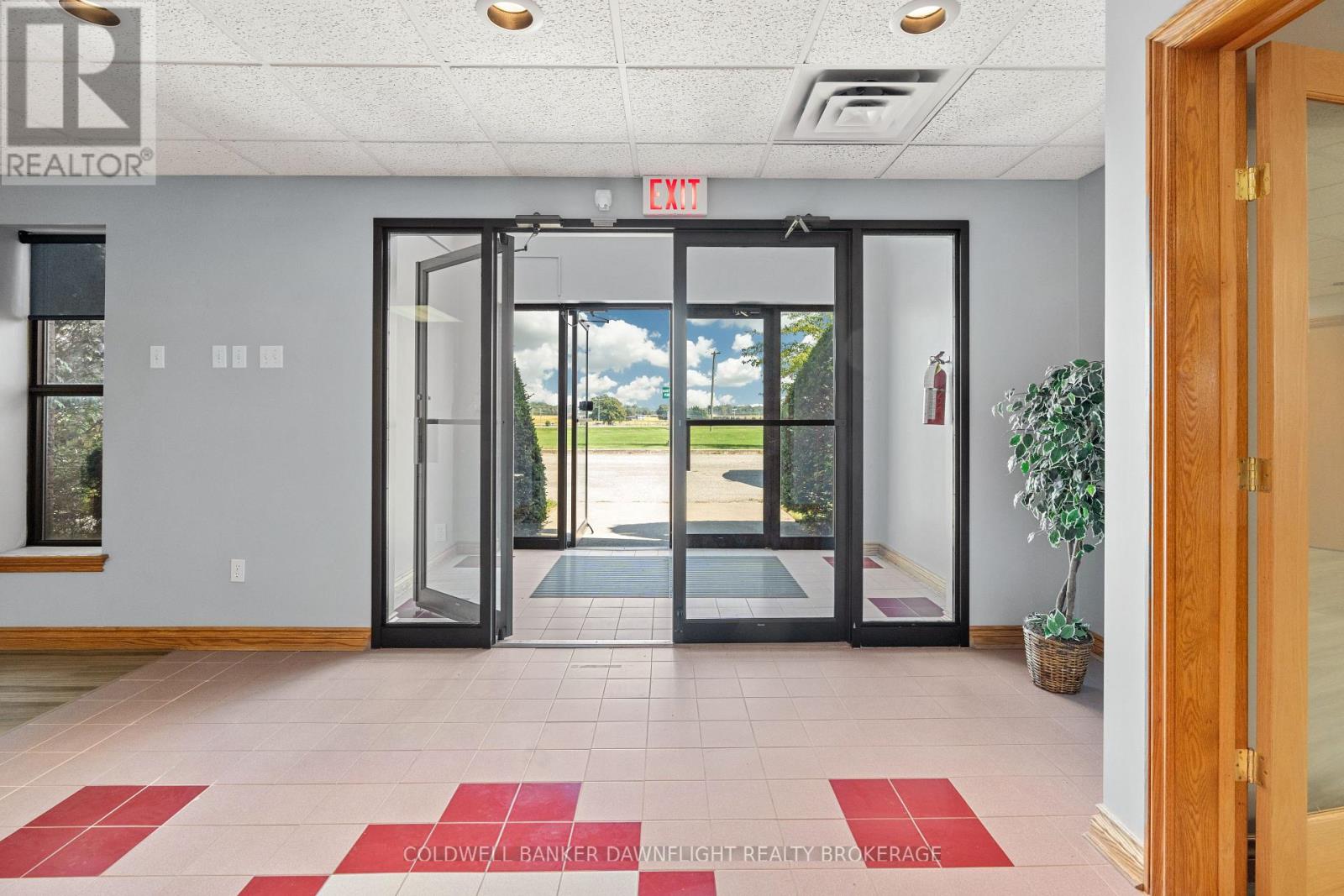 69219 Victoria Drive, South Huron, Ontario  N0M 1K0 - Photo 4 - X12949642