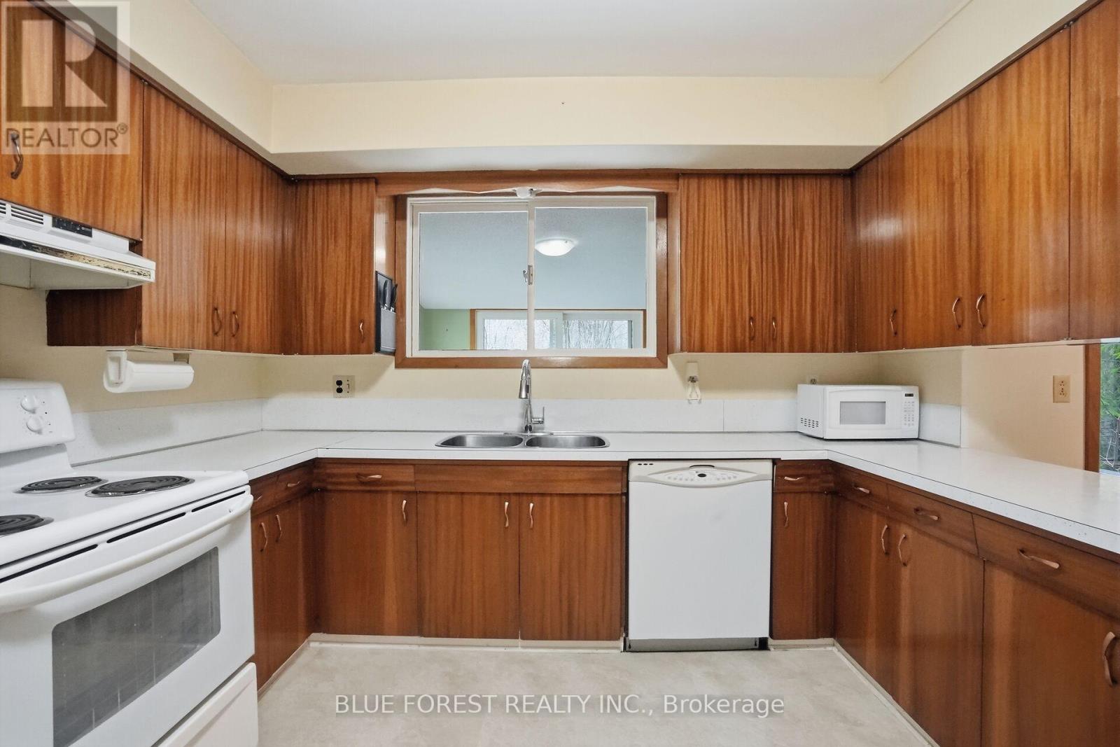 1668 Hamilton Road, London East, Ontario  N6M 1G4 - Photo 8 - X12949684