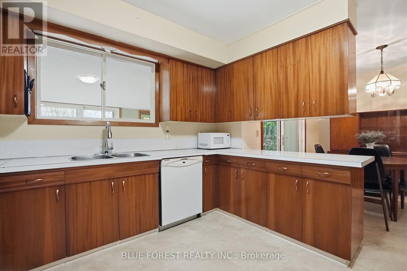 1668 Hamilton Road, London East, Ontario  N6M 1G4 - Photo 9 - X12949684