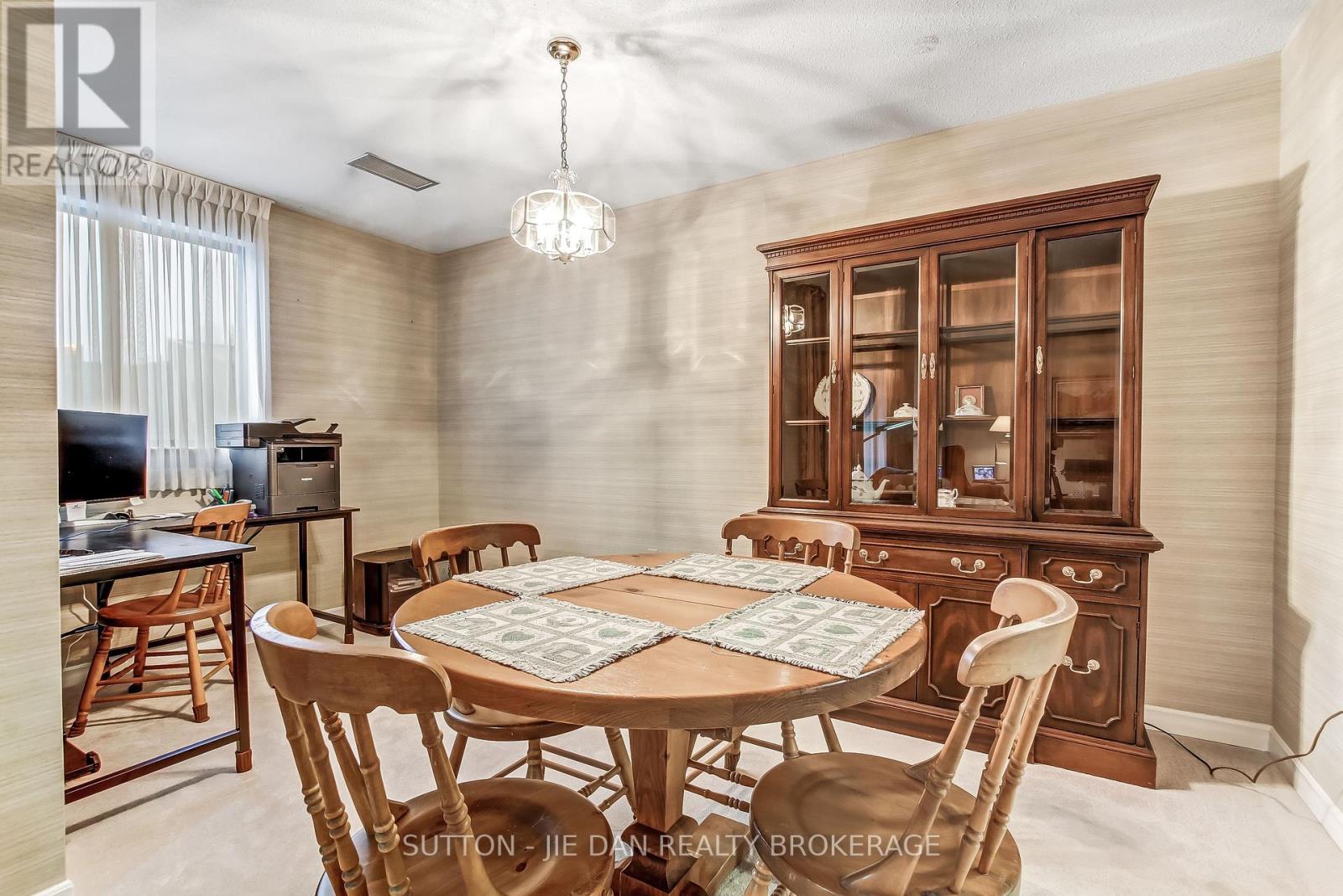 214 - 300 Everglade Crescent, London North, Ontario  N6H 4P8 - Photo 10 - X12949808