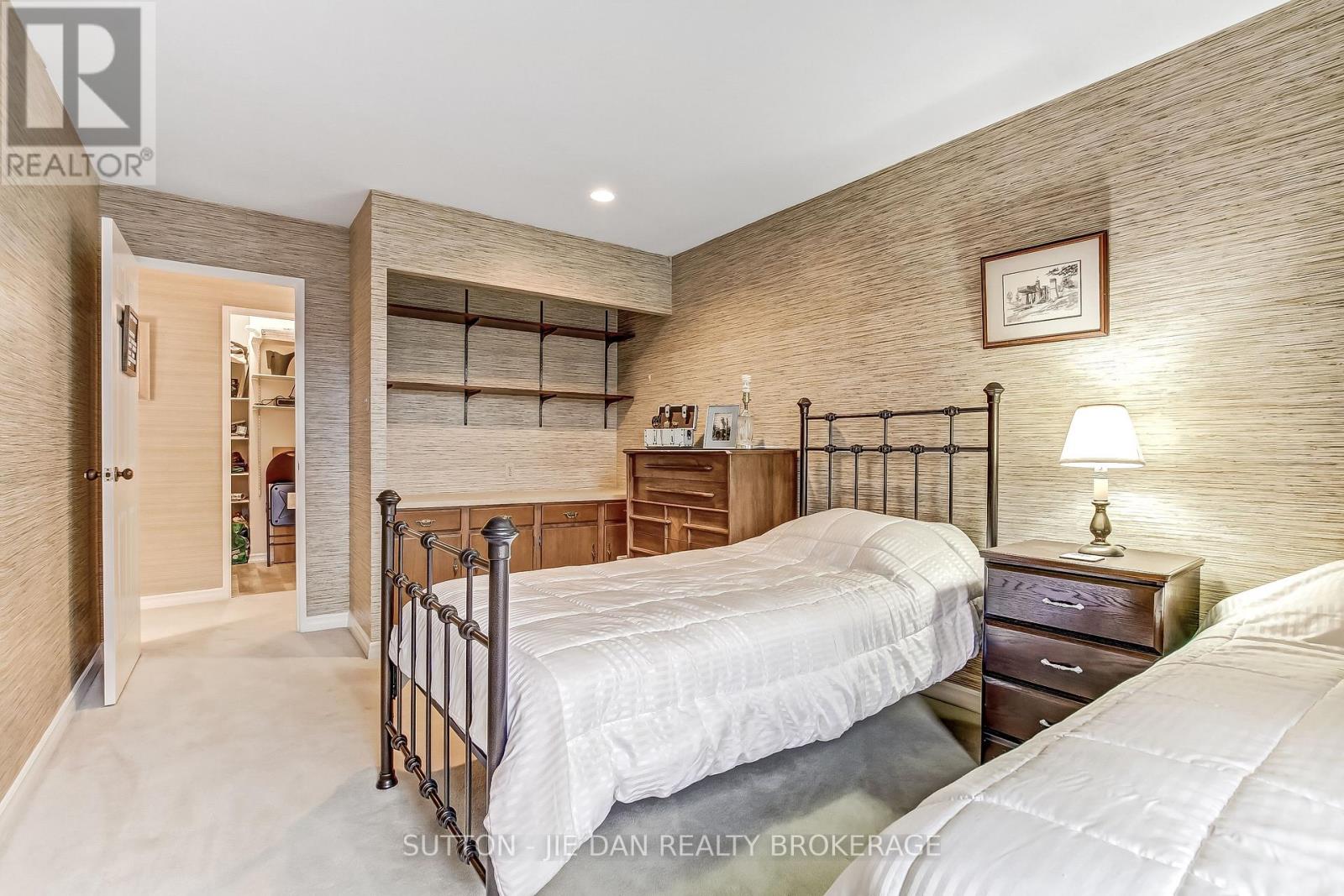 214 - 300 Everglade Crescent, London North, Ontario  N6H 4P8 - Photo 12 - X12949808