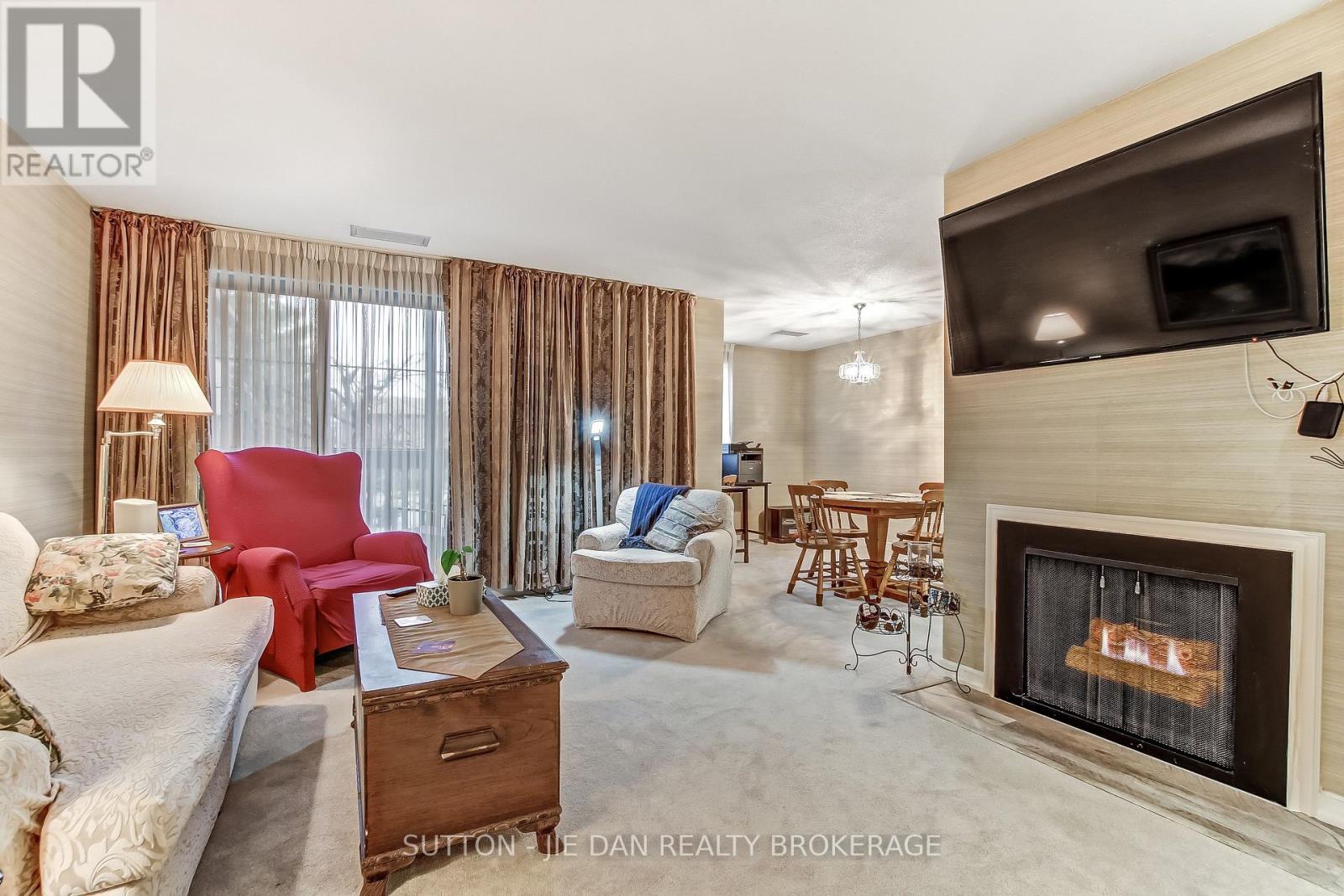 214 - 300 Everglade Crescent, London North, Ontario  N6H 4P8 - Photo 4 - X12949808