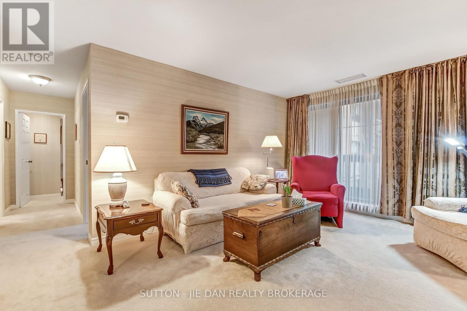 214 - 300 Everglade Crescent, London North, Ontario  N6H 4P8 - Photo 5 - X12949808