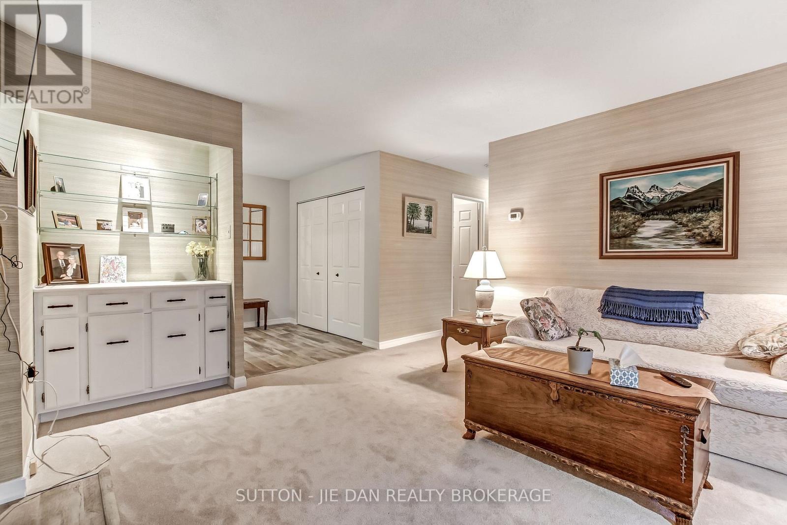 214 - 300 Everglade Crescent, London North, Ontario  N6H 4P8 - Photo 6 - X12949808