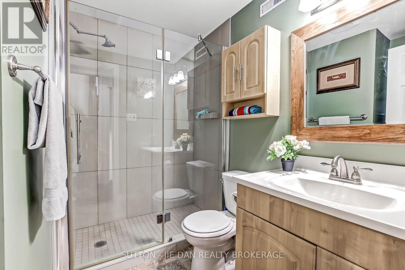 971 Eagle Crescent, London South, Ontario  N5Z 4K5 - Photo 17 - X12949904