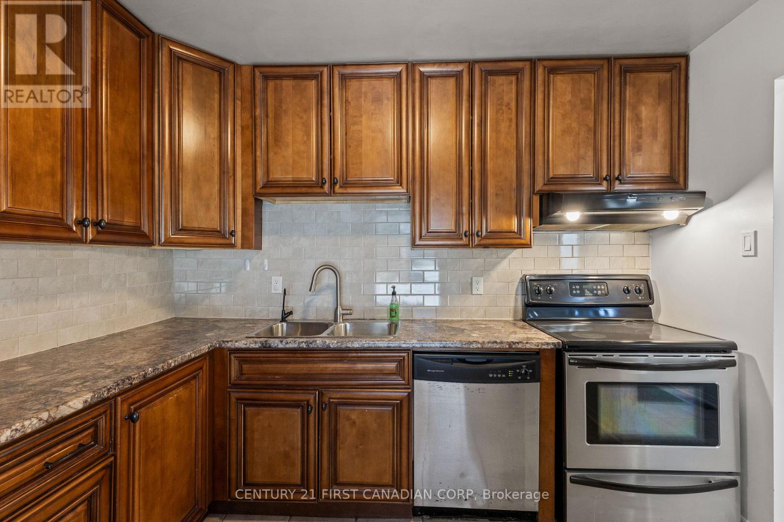 53 - 55 Ashley Crescent, London South, Ontario  N6E 3R9 - Photo 6 - X12949926