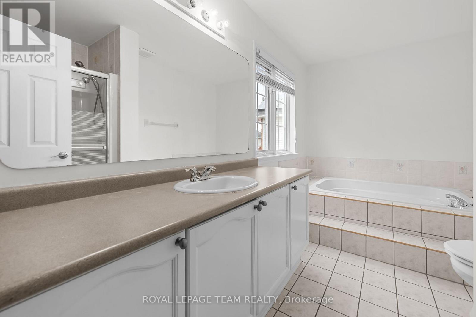 30 New Deighton Crescent, Ottawa, Ontario  K2G 6H6 - Photo 13 - X12949574