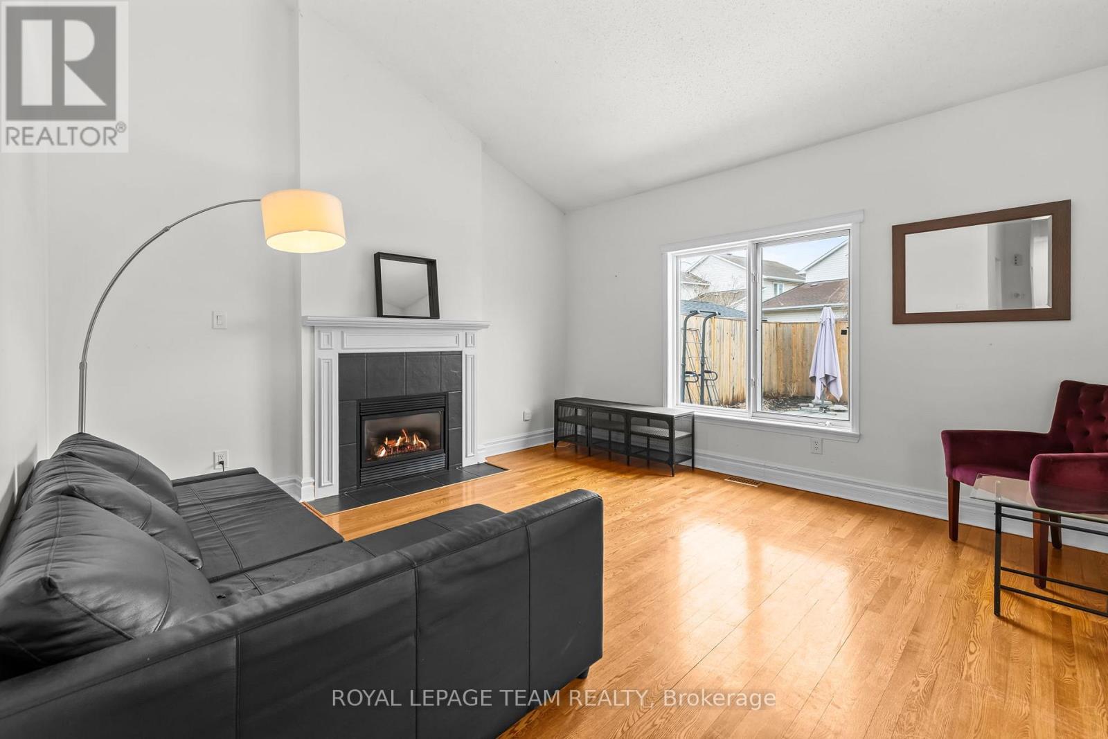 30 New Deighton Crescent, Ottawa, Ontario  K2G 6H6 - Photo 6 - X12949574