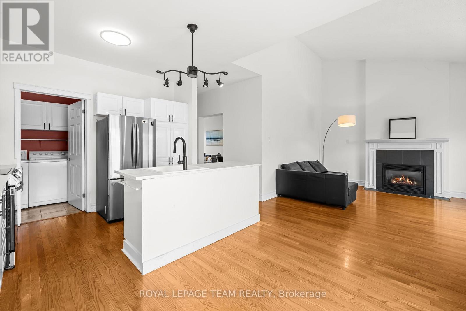 30 New Deighton Crescent, Ottawa, Ontario  K2G 6H6 - Photo 9 - X12949574