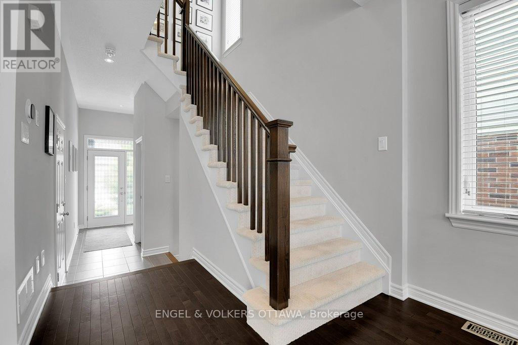 618 Guernsey Place, Ottawa, Ontario  K4M 0E2 - Photo 6 - X12949586