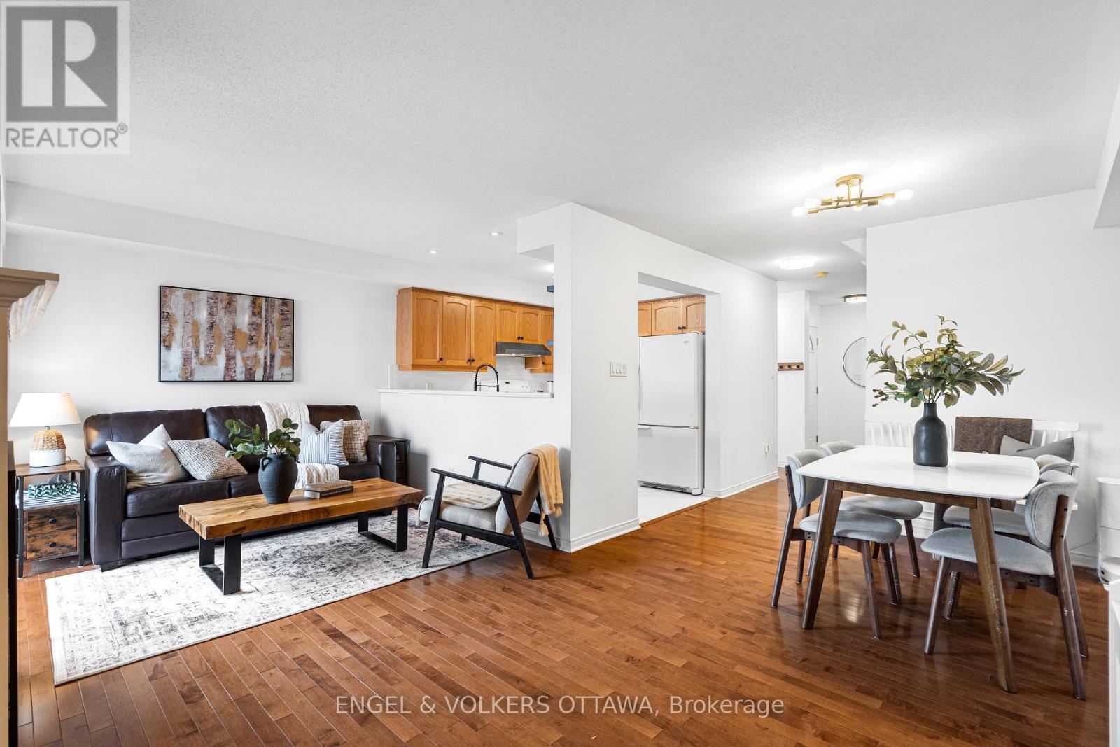 293 Silbrass Private, Ottawa, Ontario  K2J 5M6 - Photo 6 - X12949652