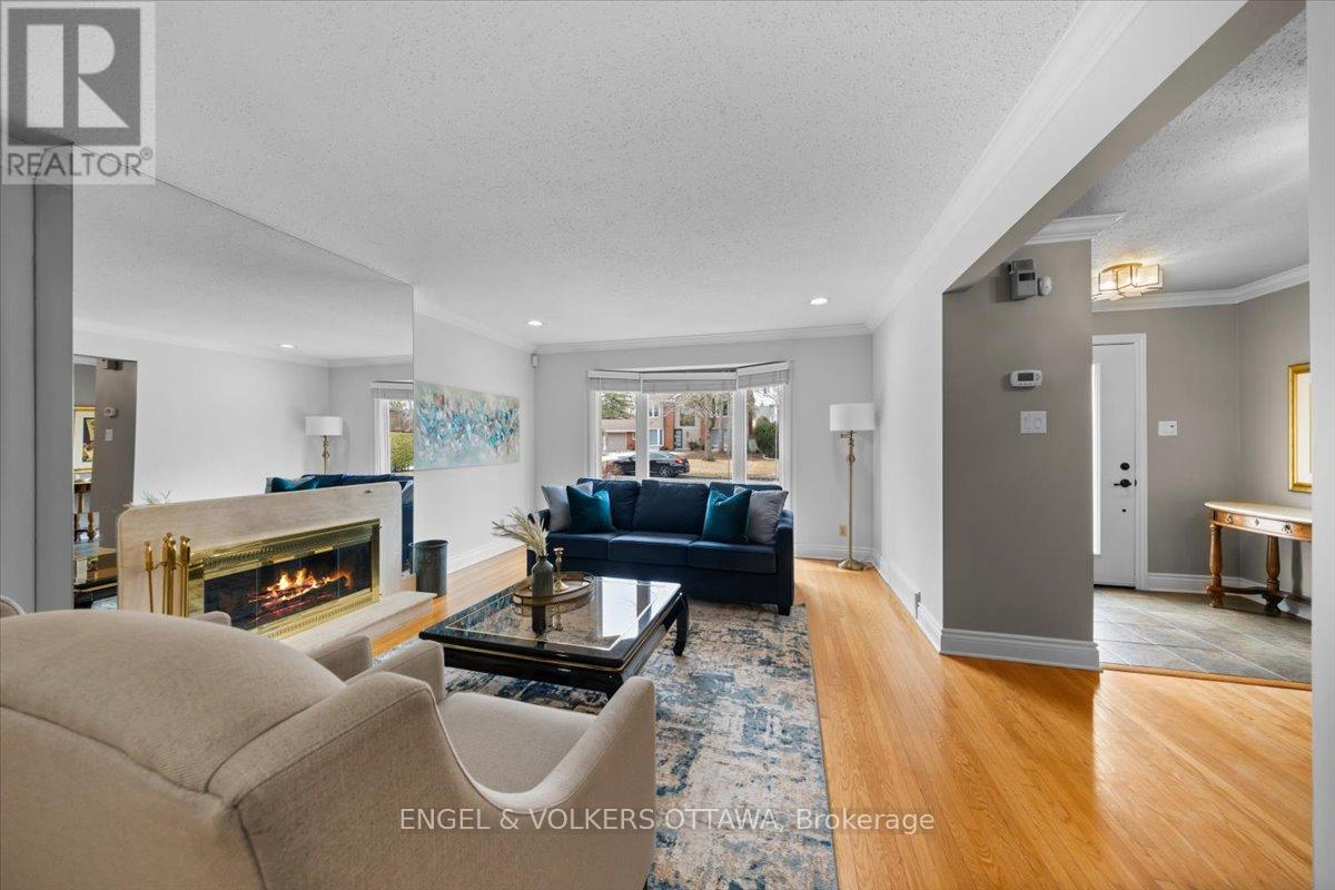 33 Okanagan Drive, Ottawa, Ontario  K2H 7E9 - Photo 18 - X12949692