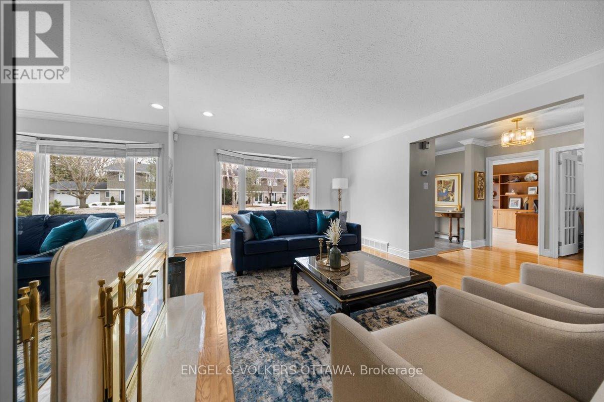 33 Okanagan Drive, Ottawa, Ontario  K2H 7E9 - Photo 19 - X12949692