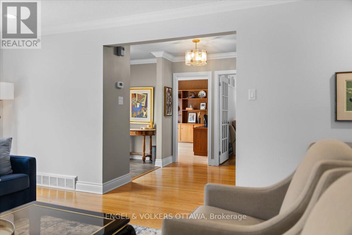 33 Okanagan Drive, Ottawa, Ontario  K2H 7E9 - Photo 25 - X12949692