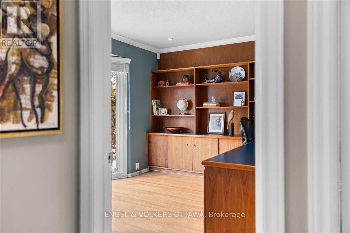 33 Okanagan Drive, Ottawa, Ontario  K2H 7E9 - Photo 26 - X12949692