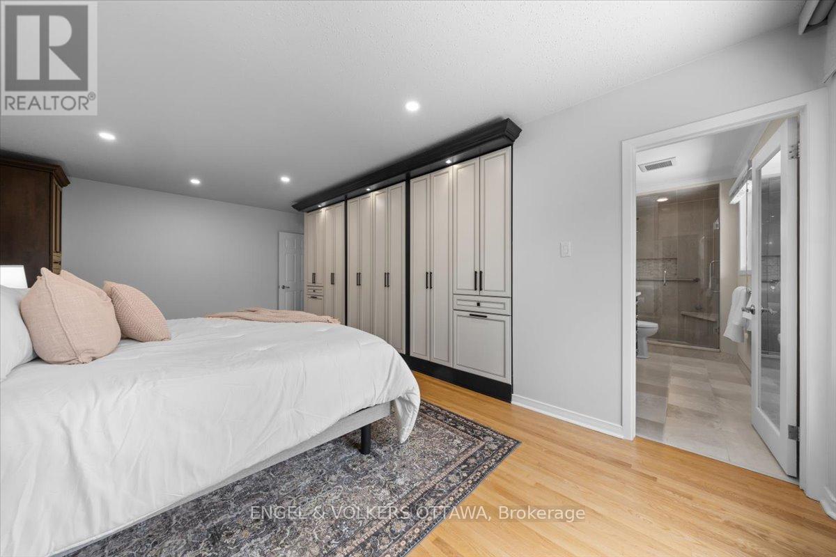 33 Okanagan Drive, Ottawa, Ontario  K2H 7E9 - Photo 30 - X12949692