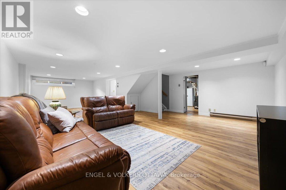 33 Okanagan Drive, Ottawa, Ontario  K2H 7E9 - Photo 37 - X12949692