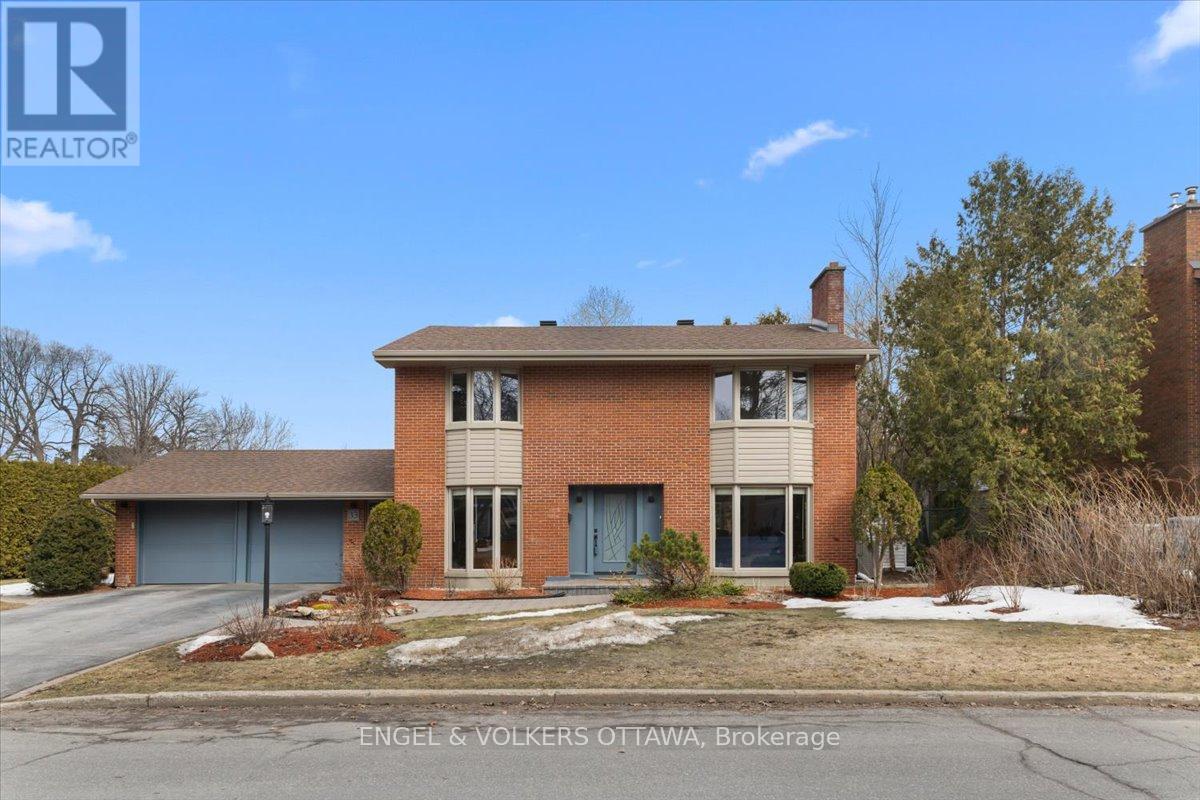 33 Okanagan Drive, Ottawa, Ontario  K2H 7E9 - Photo 4 - X12949692