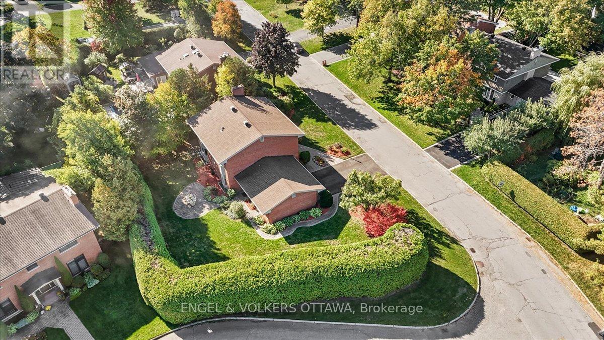 33 Okanagan Drive, Ottawa, Ontario  K2H 7E9 - Photo 41 - X12949692