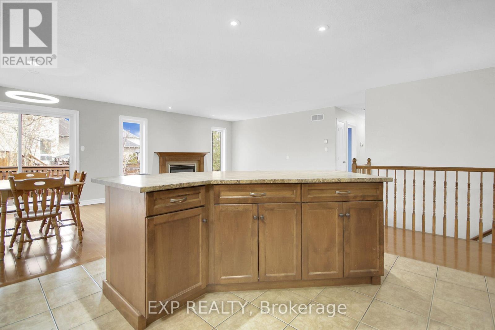 84 Comba Drive, Carleton Place, Ontario  K7C 4W2 - Photo 12 - X12949900