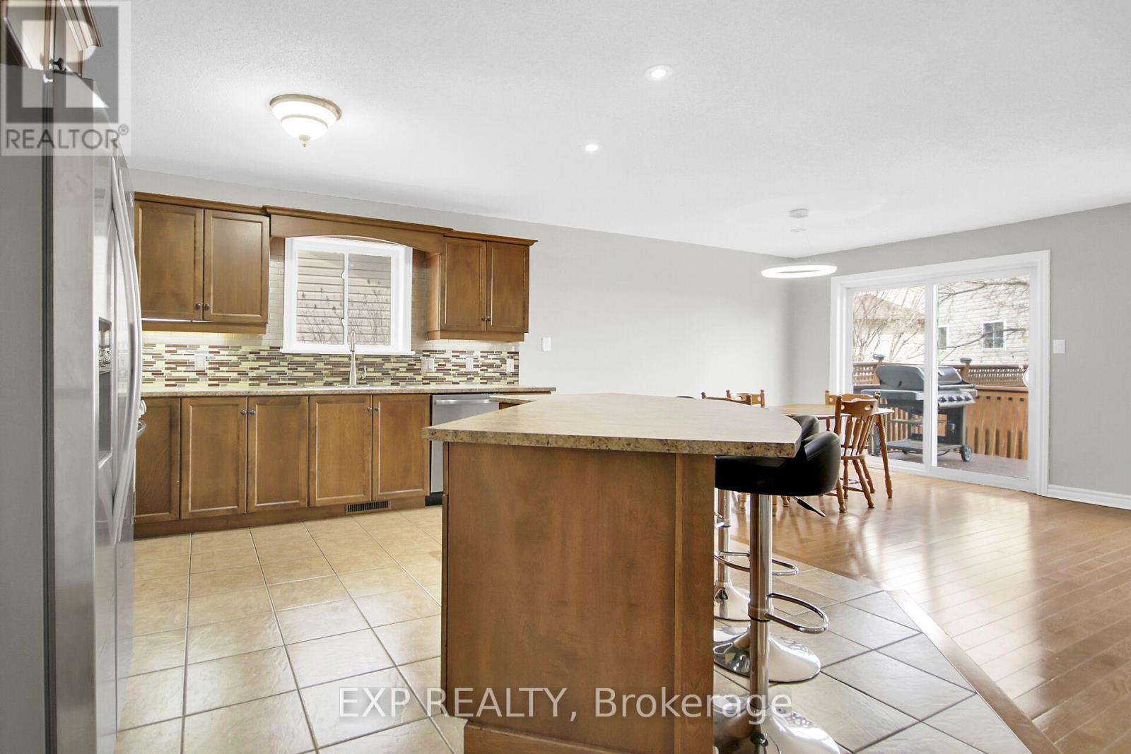 84 Comba Drive, Carleton Place, Ontario  K7C 4W2 - Photo 9 - X12949900