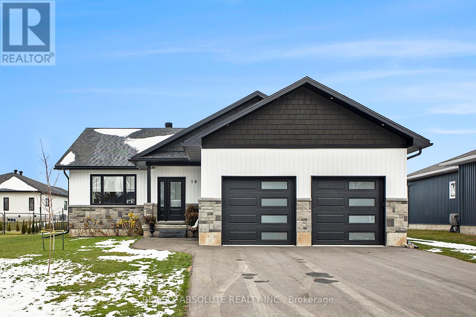 18 Morrison Drive, Whitewater Region, Ontario  K0J 1K0 - Photo 1 - X12949922