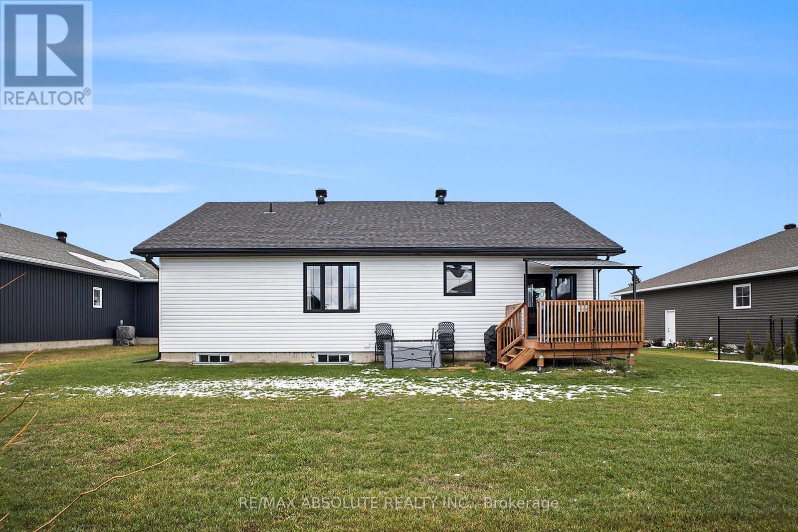 18 Morrison Drive, Whitewater Region, Ontario  K0J 1K0 - Photo 25 - X12949922