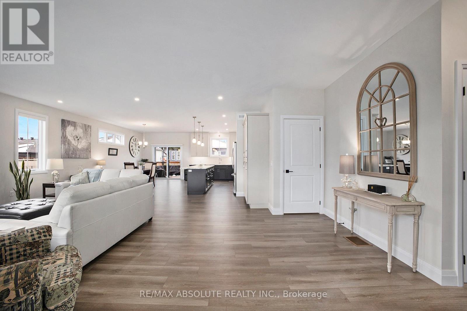 18 Morrison Drive, Whitewater Region, Ontario  K0J 1K0 - Photo 6 - X12949922