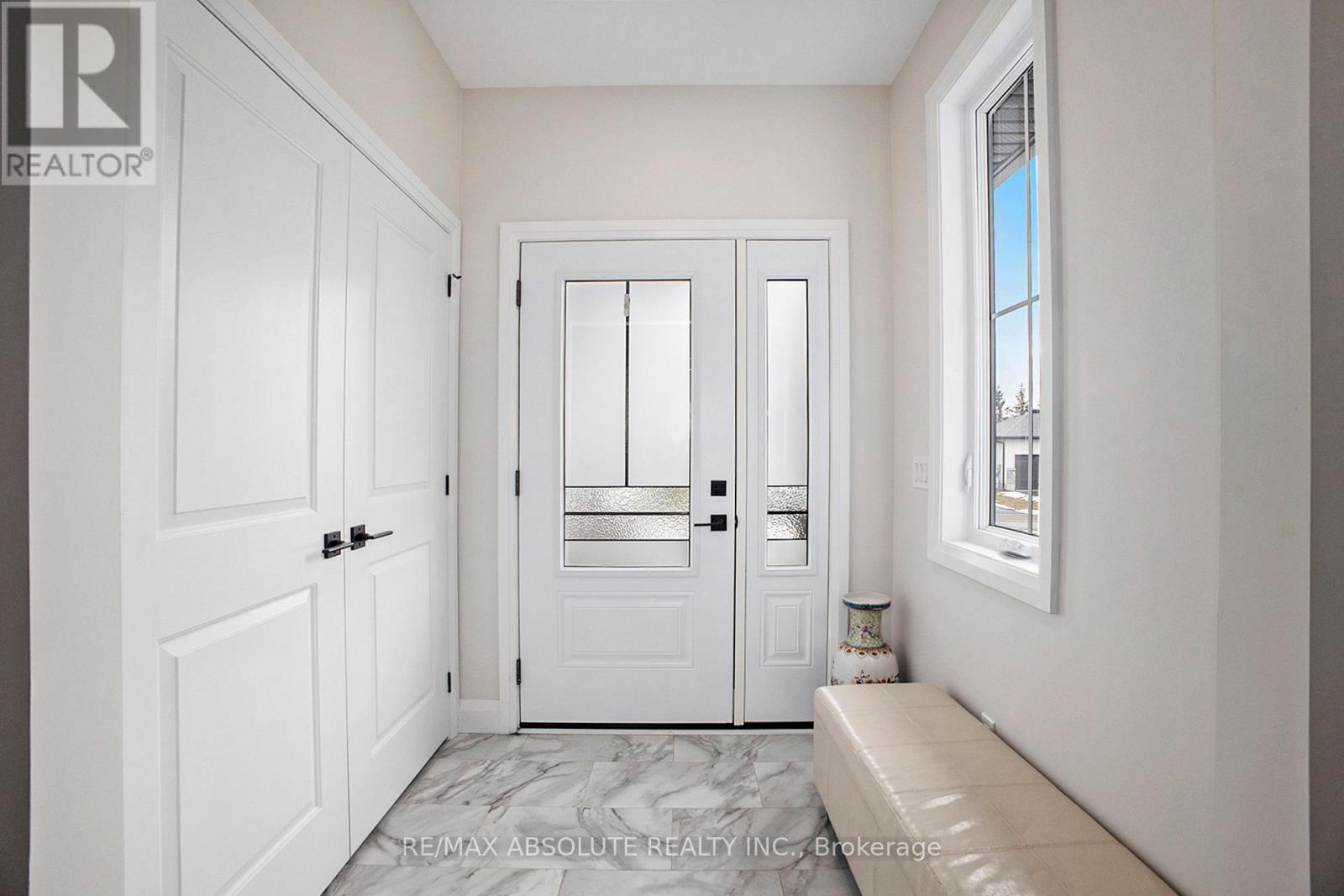 18 Morrison Drive, Whitewater Region, Ontario  K0J 1K0 - Photo 5 - X12949928