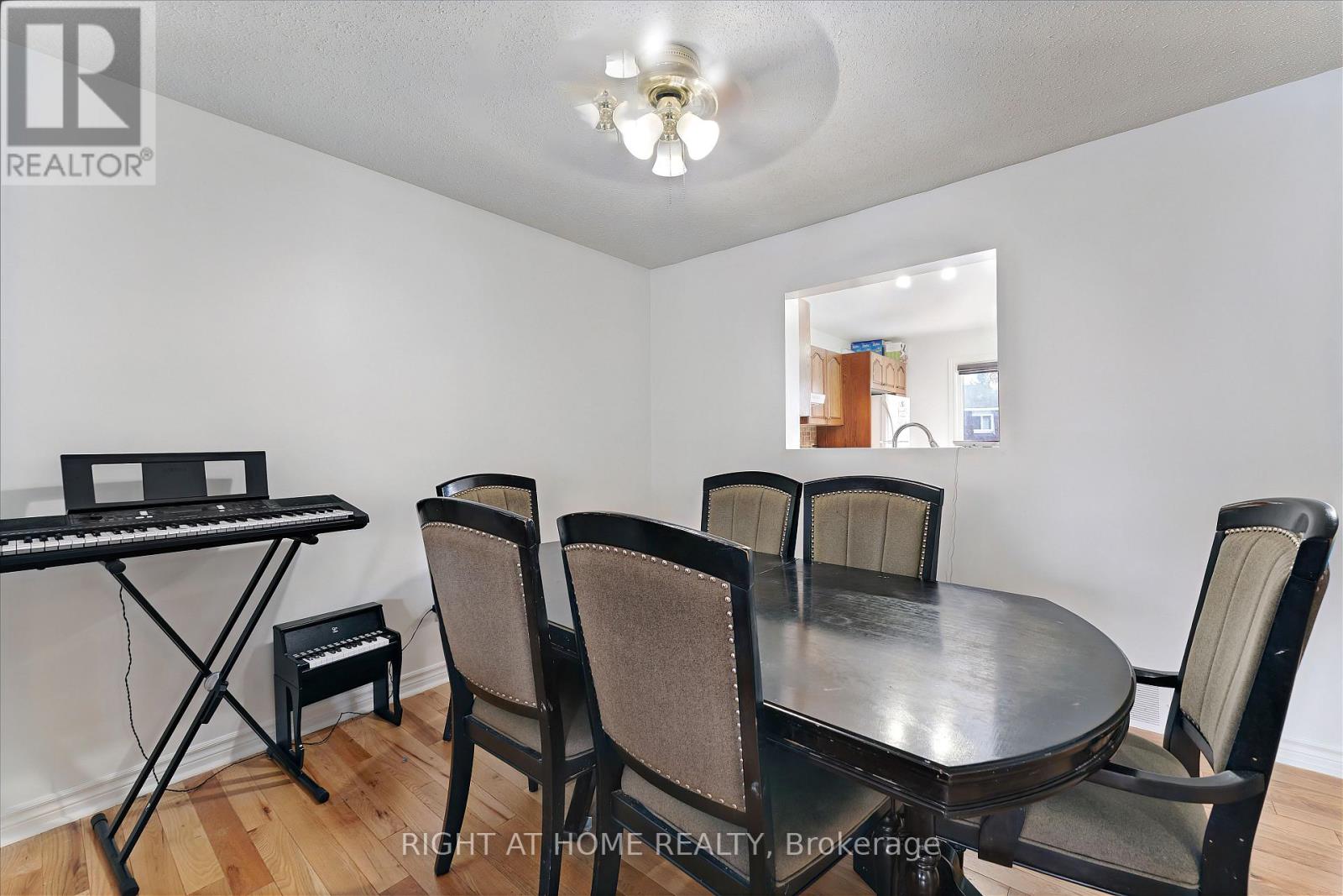 22 Almond Lane, Ottawa, Ontario  K2L 3T3 - Photo 13 - X12949980