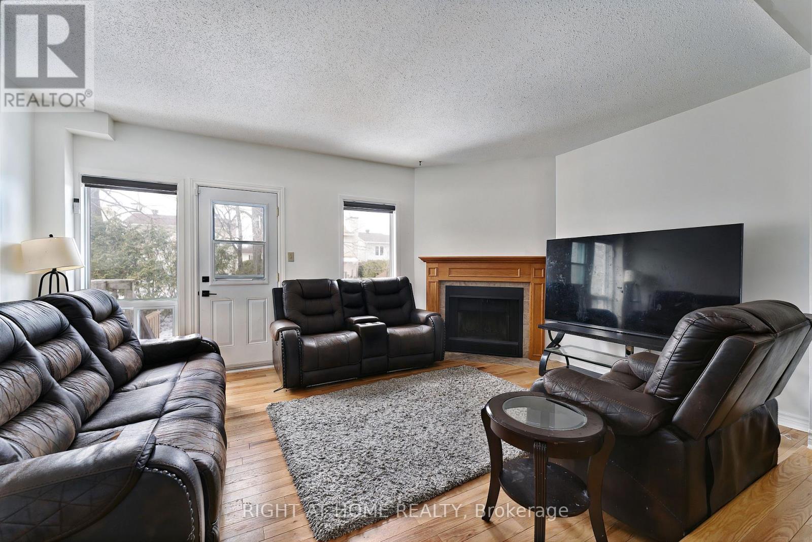 22 Almond Lane, Ottawa, Ontario  K2L 3T3 - Photo 7 - X12949980