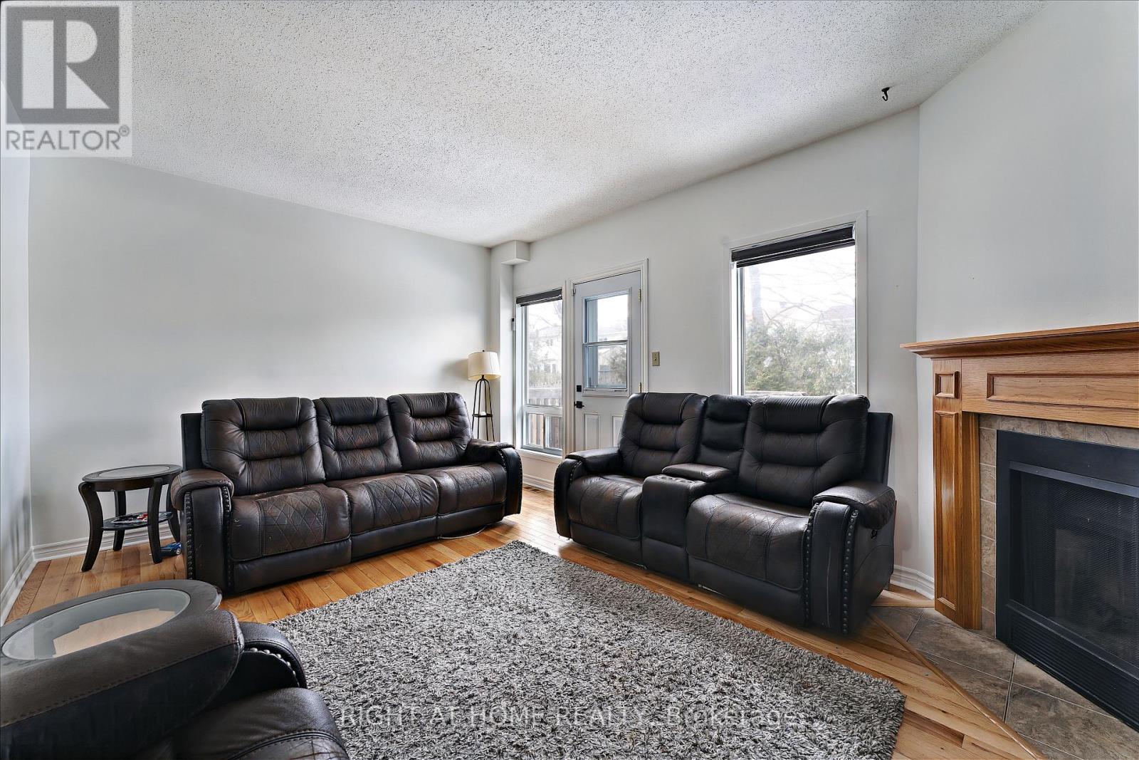 22 Almond Lane, Ottawa, Ontario  K2L 3T3 - Photo 8 - X12949980