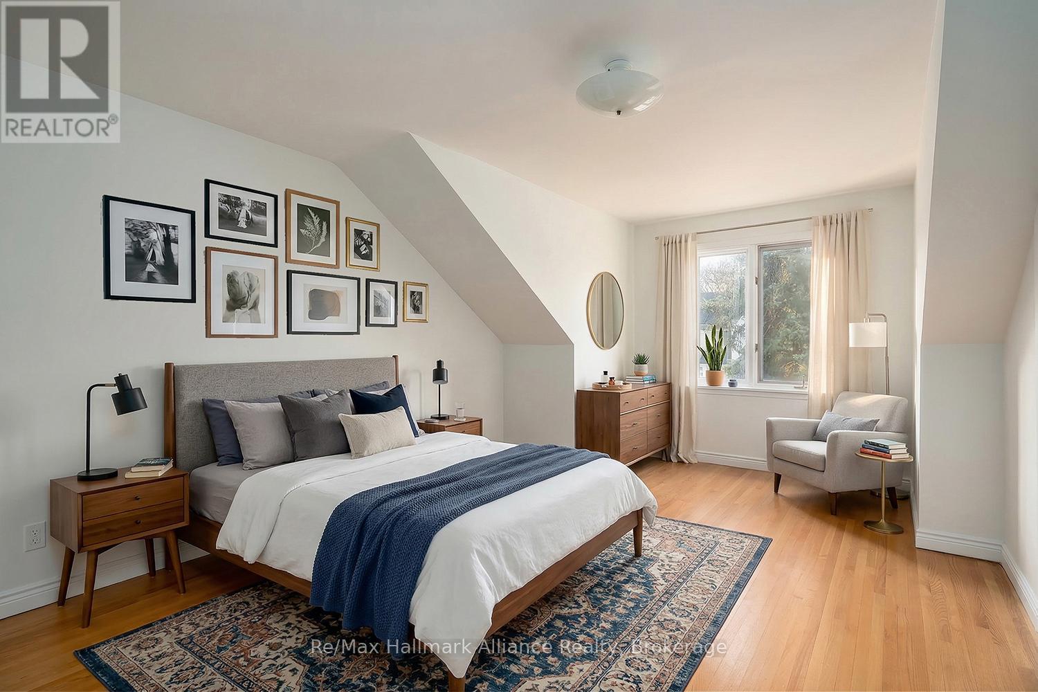 283 Spruce Street, Oakville, Ontario  L6J 2G8 - Photo 17 - W12949948