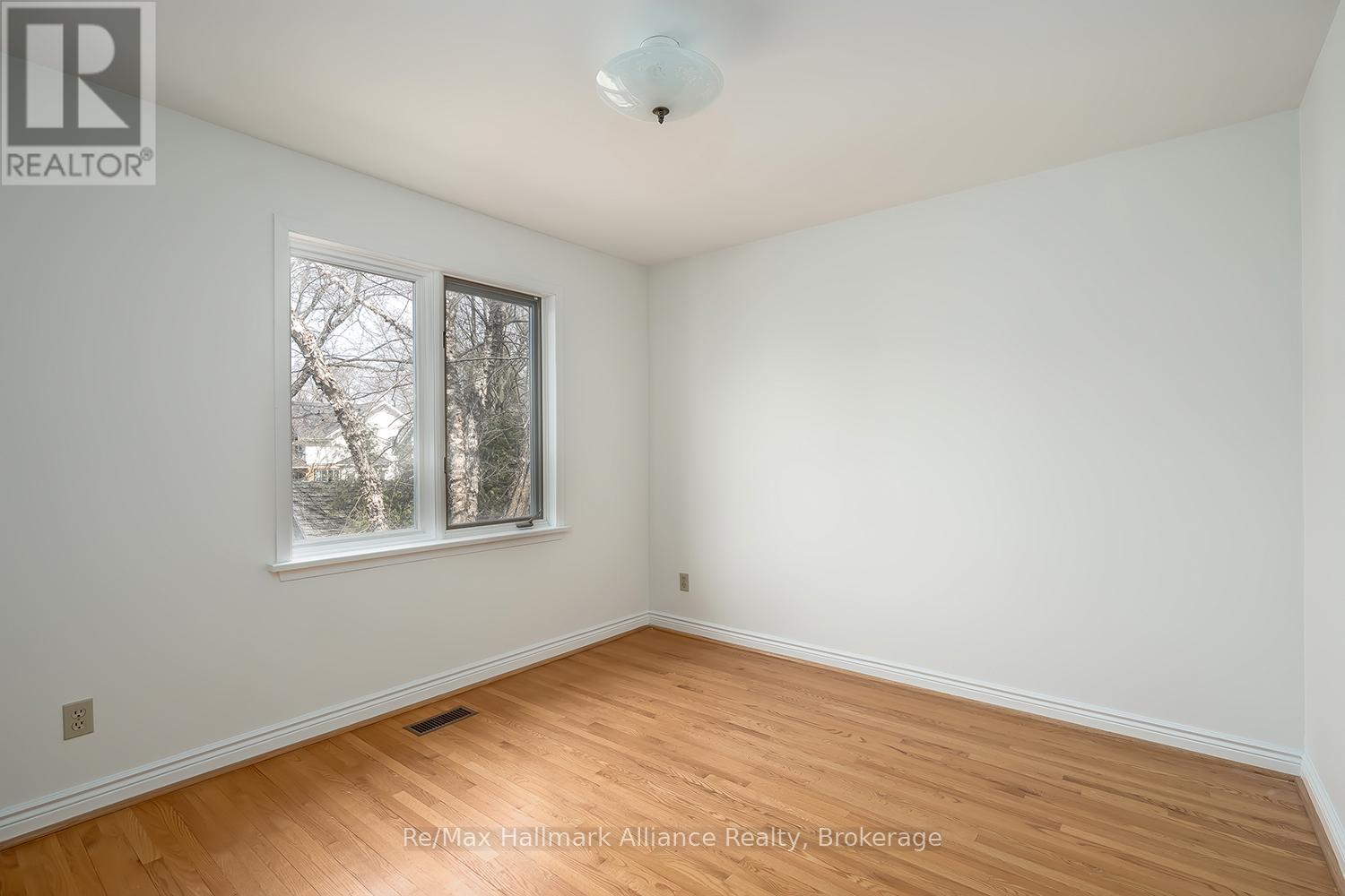 283 Spruce Street, Oakville, Ontario  L6J 2G8 - Photo 22 - W12949948