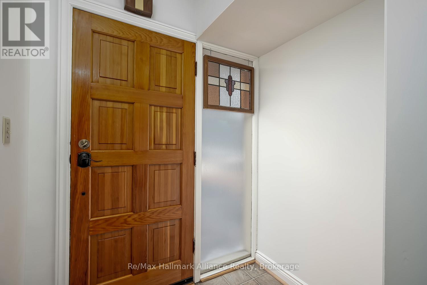 283 Spruce Street, Oakville, Ontario  L6J 2G8 - Photo 3 - W12949948