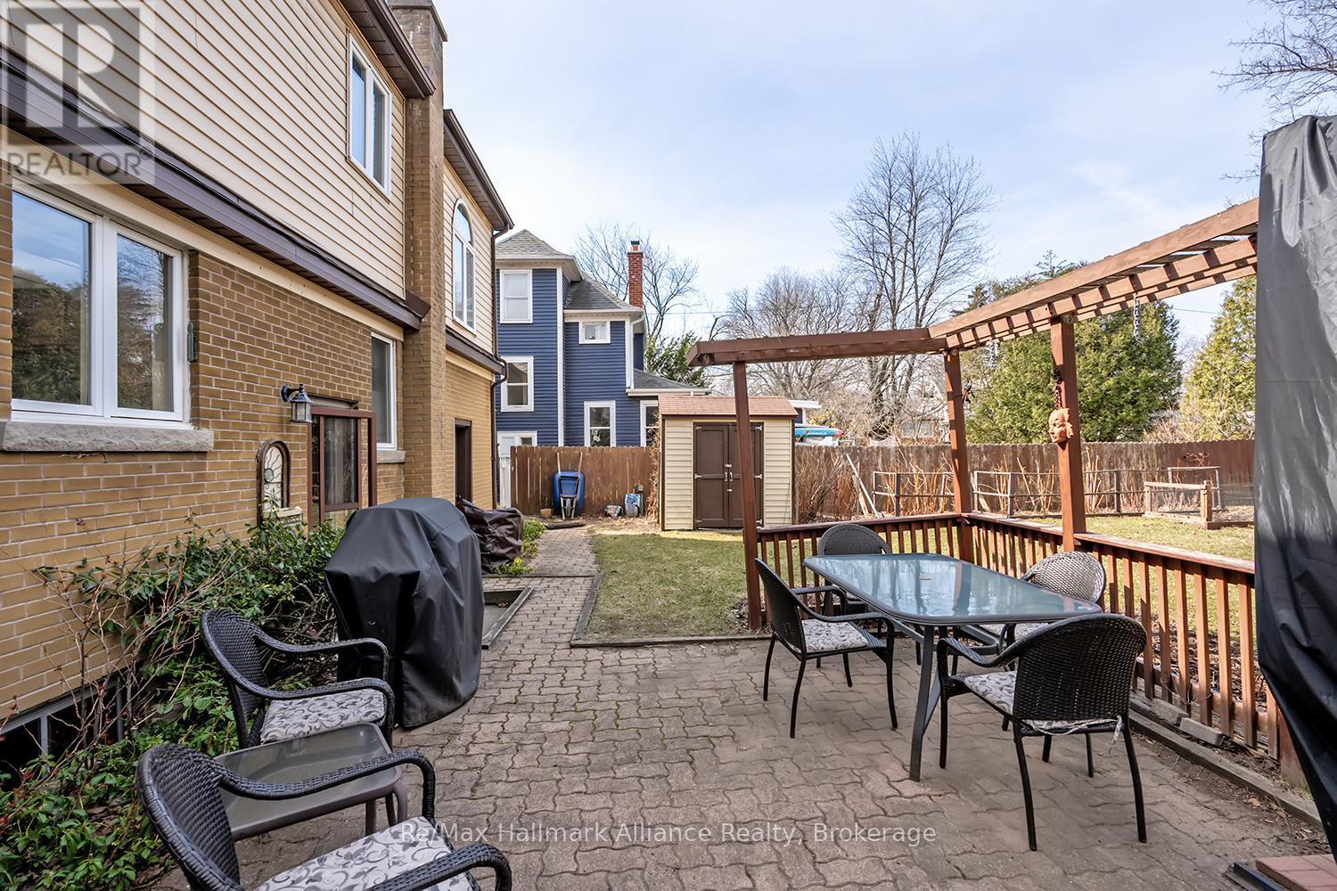 283 Spruce Street, Oakville, Ontario  L6J 2G8 - Photo 31 - W12949948