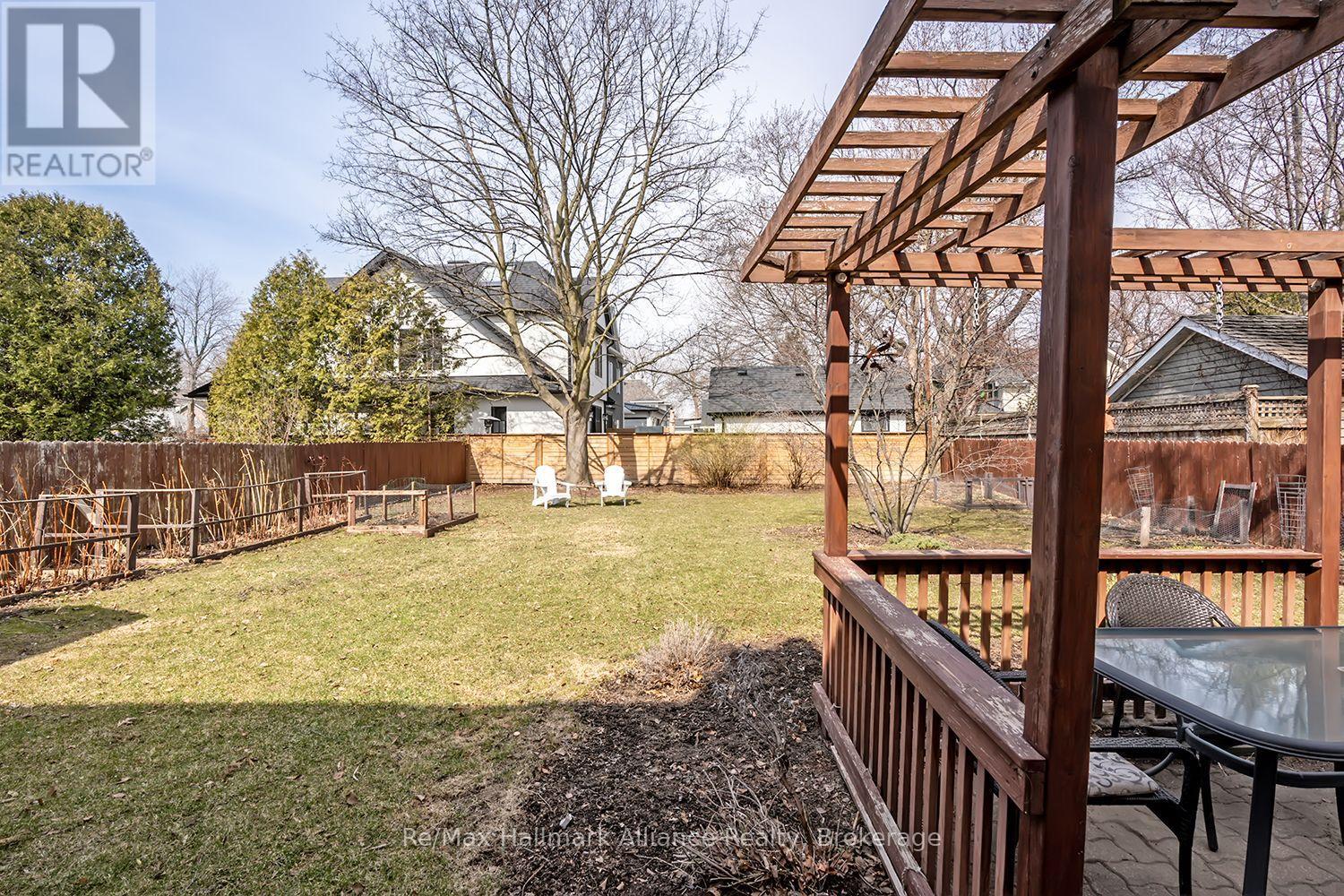 283 Spruce Street, Oakville, Ontario  L6J 2G8 - Photo 33 - W12949948