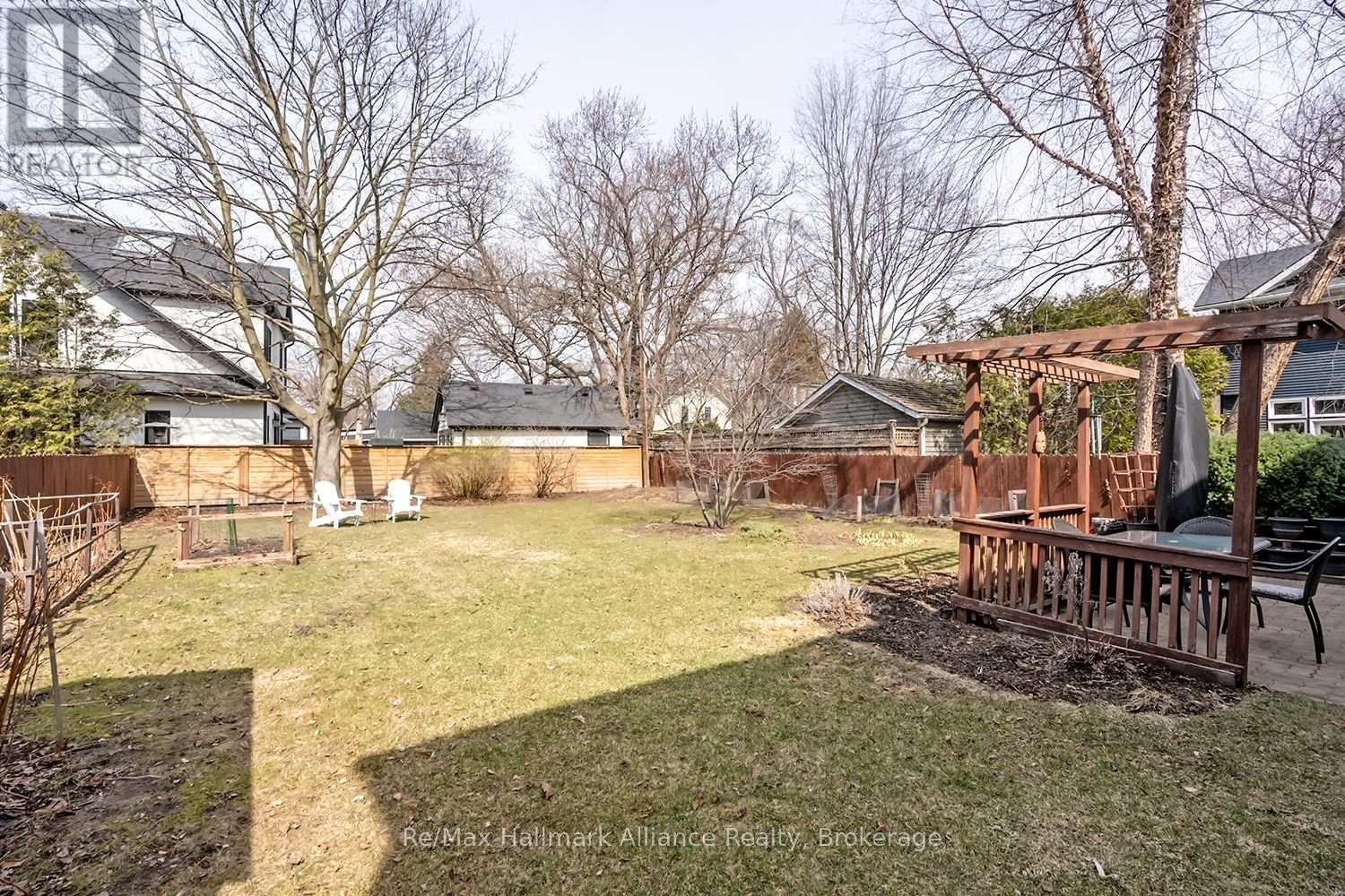 283 Spruce Street, Oakville, Ontario  L6J 2G8 - Photo 34 - W12949948